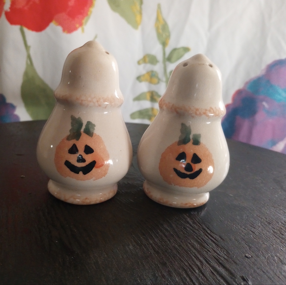 Pumpkin Design Cream Salt and Pepper Shakers